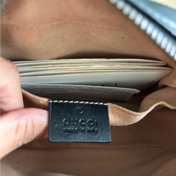 Gucci Marmont Mini crossbody shoulder bag Like-New - Picture 6 of 10